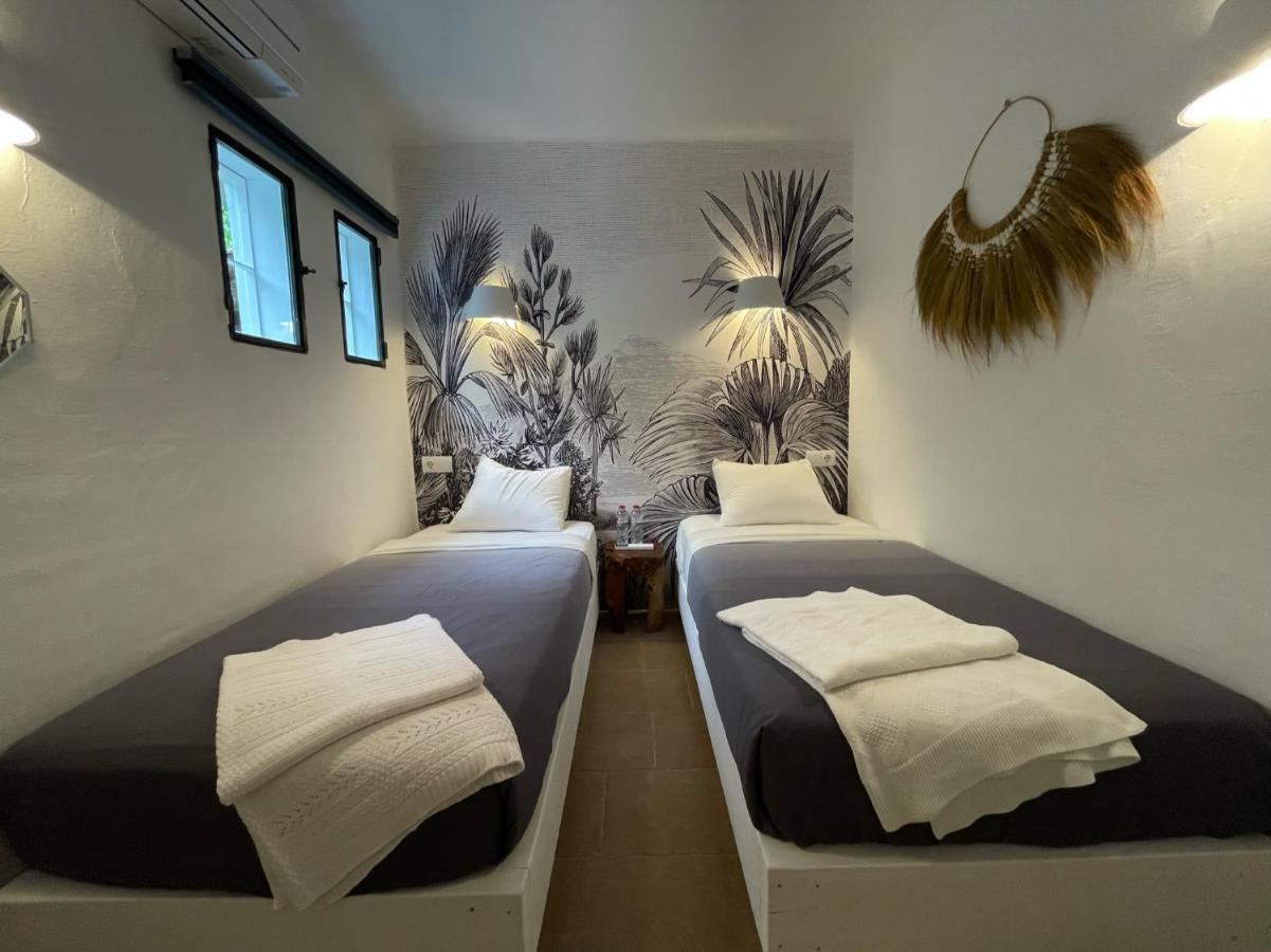 Ipunga Ibiza - Adults Only Villa Кала Лонга Екстериор снимка